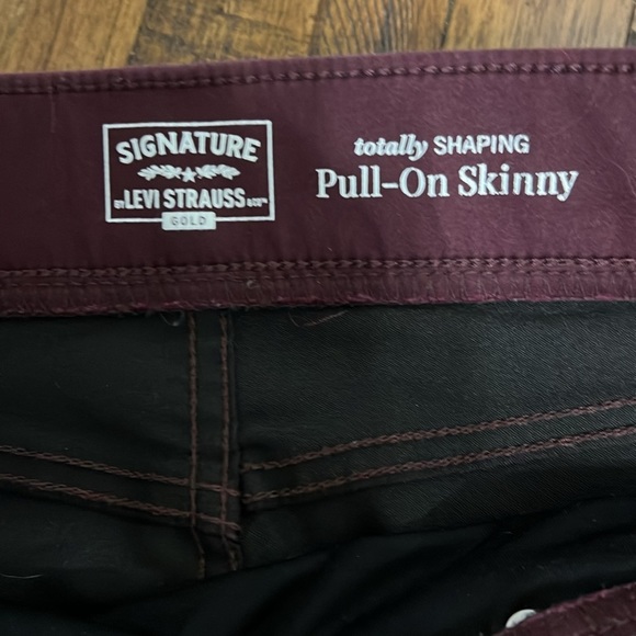 Levi’s Pants Signature Gold Label Totally Shaping Pull on Skinny size 12 - Picture 6 of 9